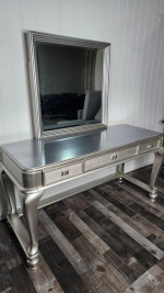 Ashley Vanity with Mirror / Entry Table Console