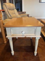 Broyhill coffee table & matching end tables