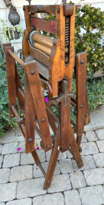 Anchor Brand Wringer And Stand W/Glass Table