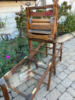 Anchor Brand Wringer And Stand W/Glass Table
