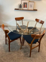 Round glass table + chairs