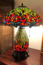 Beautiful Tiffany Style Dragonfly Table Lamp - 18x25