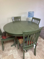 Dining room table and 4 chairs