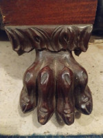 Claw foot table