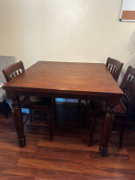 Breakfast table (hightop)