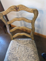 Dinning room table and 6 chairs 1 leaf