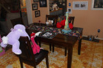 Dining Room Table and Chairs - LIKE NEW