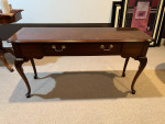 Thomasville Table in Excellent Condition