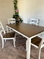 Dining table and chairs..excellent