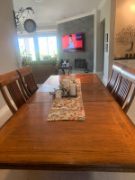 Dining Table & 6 Chairs