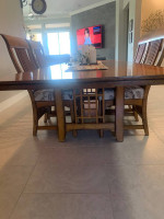 Dining Table & 6 Chairs