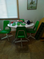 Mod/mcm kitchen table & chairs