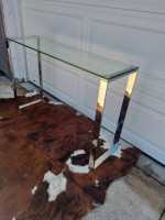 Entry Accent Table