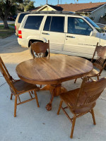 Dining table w/chairs