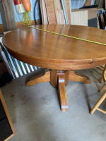Antique 4’ Oak Pedestal Table