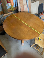 Antique 4’ Oak Pedestal Table