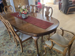 Classy formal real wood dining room table w 6 chairs, excellent!
