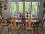 Classy formal real wood dining room table w 6 chairs, excellent!