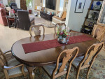 Classy formal real wood dining room table w 6 chairs, excellent!