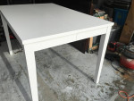 Dinner table - white finish - like new