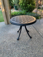 Outdoor cast aluminum side table