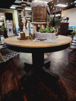 Gorgeous Dining Table (V)