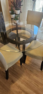 Dining glass table wih side chair