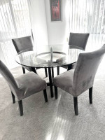 Georgous Dining Room Table