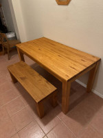 EXCELLENT CONDITION SOLID WOOD DINING TABLE WITH BENCH