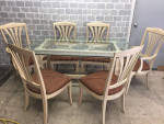 Beautiful kitchen dining table or patio table with six chairs in great condition