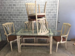 Beautiful kitchen dining table or patio table with six chairs in great condition