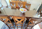 Beautiful high finning table and chairs