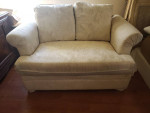 Loveseat Couch With-Pull-Out Bed / Sleeper Sofa Bed, like new