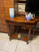 Woosen Accent Table