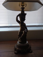 ANTIQUE BRONZE AND MARBLE CHERUB TABLE LAMP