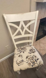 Bassett kitchen table
