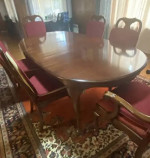 Craftsmanship Solid Mahogany Wood  Oval Dining Table w/Leaf in Excel