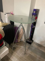TALL BAR TABLE WITH TEMPERED GLASS TOP
