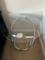 Excellent Condition End / Coffee Table