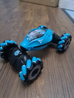 Toy off-road vehicle