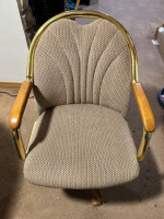 Dining room table 40” with leaf and 4 chairs