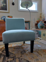 Chair/Table/Floor Lamp/Vase