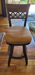 High Top Table - 4 Bar Stools