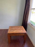 OAK SIDE TABLE
