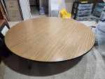 Round 5 foot table