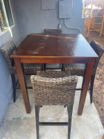 Table with 4 chairs