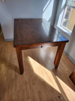 Dining room table with 6 chairs
