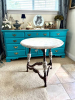 Awesome Everywhere Table