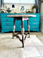 Awesome Everywhere Table