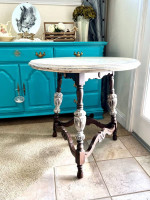 Awesome Everywhere Table